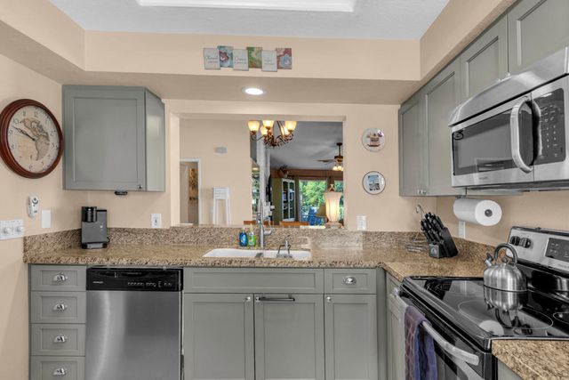 476 Evergreen Ash, Palm Desert, CA 92211