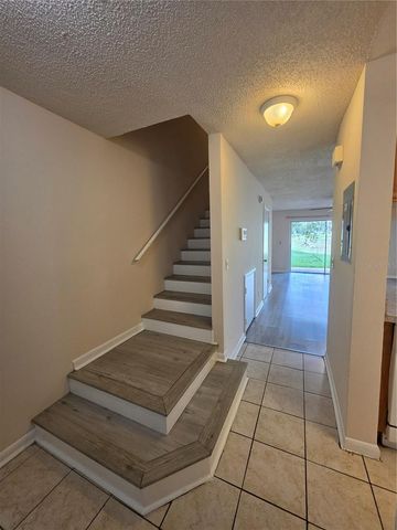5194 SUNRIDGE PALMS DRIVE, Tampa, FL 33617