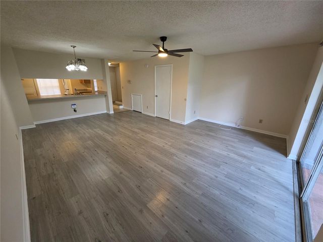 5194 SUNRIDGE PALMS DRIVE, Tampa, FL 33617