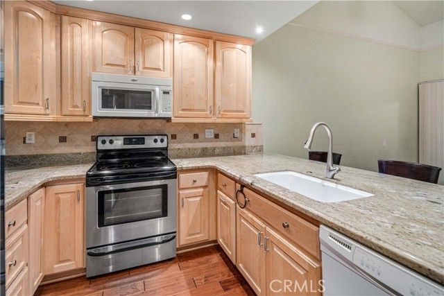 2904 W J4 Avenue, Lancaster, CA 93536