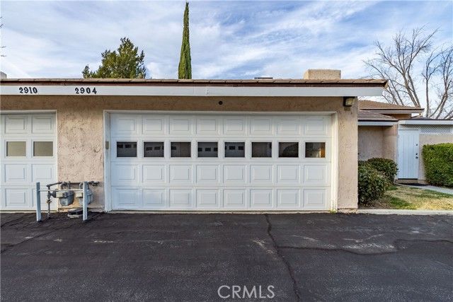 2904 W J4 Avenue, Lancaster, CA 93536