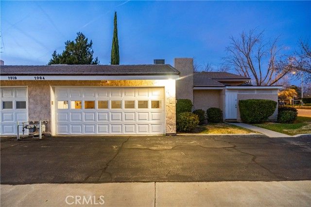 2904 W J4 Avenue, Lancaster, CA 93536