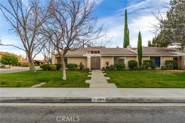 2904 W J4 Avenue, Lancaster, CA 93536