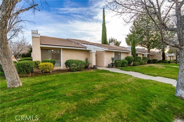 2904 W J4 Avenue, Lancaster, CA 93536