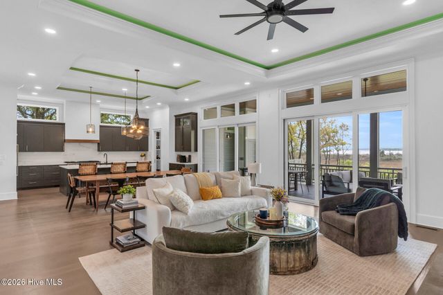 9102 River Road, Wilmington, NC 28412