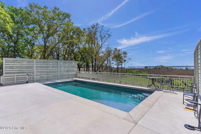 9102 River Road, Wilmington, NC 28412