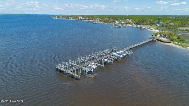 9102 River Road, Wilmington, NC 28412