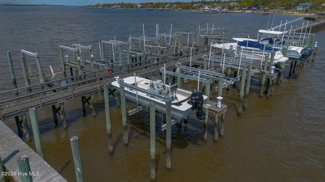 9102 River Road, Wilmington, NC 28412