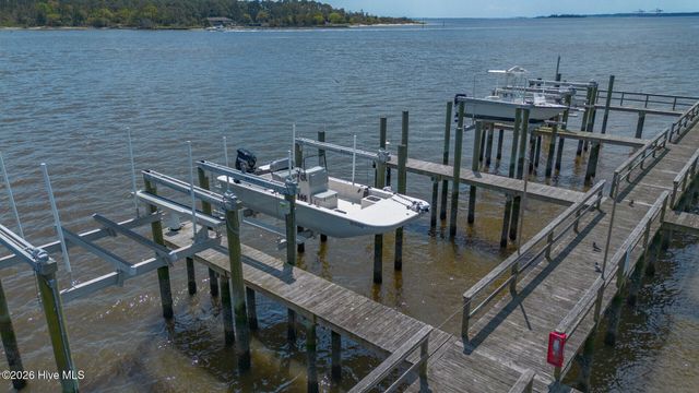 9102 River Road, Wilmington, NC 28412