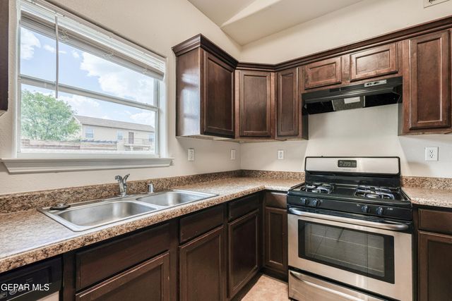 5481 FRANCISCO ROQUE Drive, El Paso, TX 79934