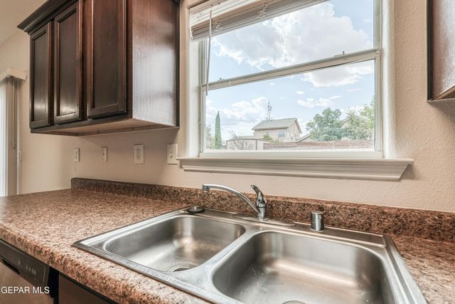 5481 FRANCISCO ROQUE Drive, El Paso, TX 79934