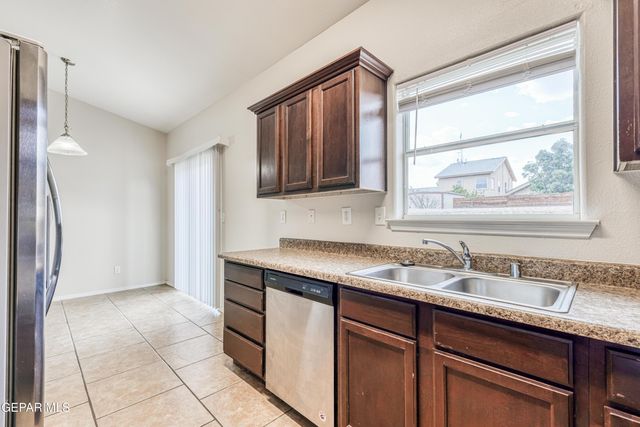 5481 FRANCISCO ROQUE Drive, El Paso, TX 79934
