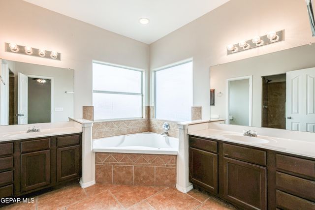 5481 FRANCISCO ROQUE Drive, El Paso, TX 79934