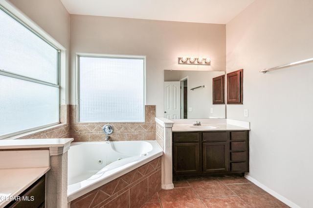 5481 FRANCISCO ROQUE Drive, El Paso, TX 79934