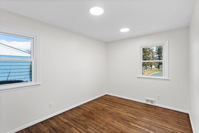 6109 Sumter Avenue N, New Hope, MN 55428