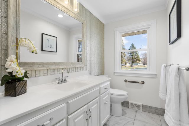 6109 Sumter Avenue N, New Hope, MN 55428