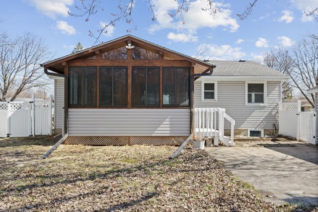 6109 Sumter Avenue N, New Hope, MN 55428