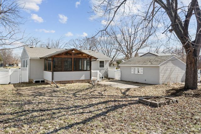 6109 Sumter Avenue N, New Hope, MN 55428