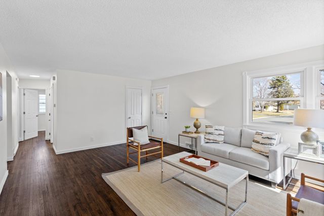 6109 Sumter Avenue N, New Hope, MN 55428