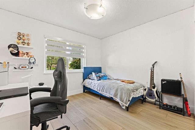 16841 SW 5th Ct, Weston, FL 33326