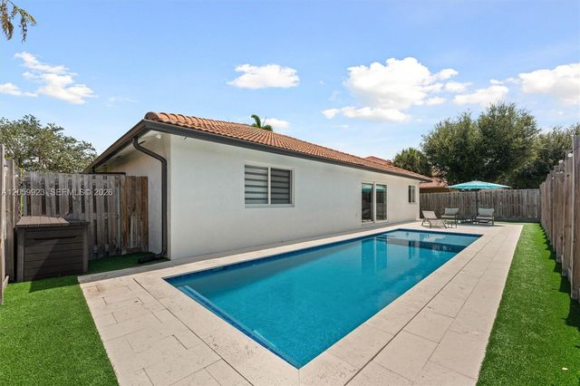 16841 SW 5th Ct, Weston, FL 33326