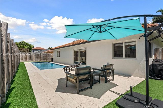 16841 SW 5th Ct, Weston, FL 33326
