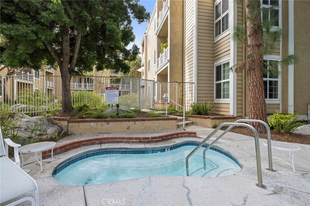 Image 14 of property listing at 8505 Gulana, Playa Del Rey, CA 90293