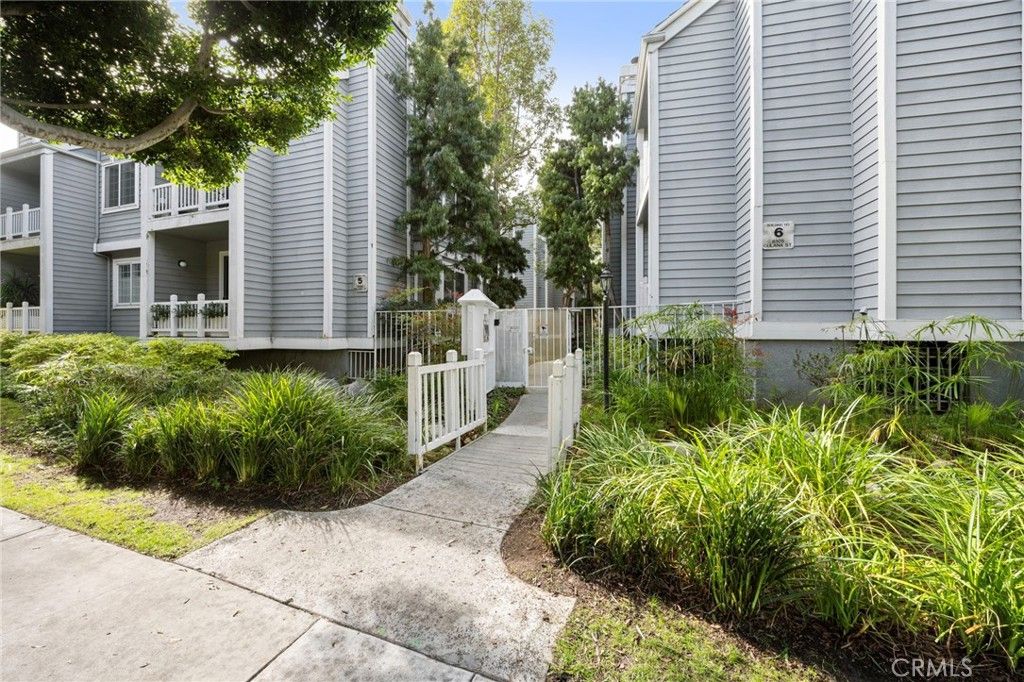 Image 16 of property listing at 8505 Gulana, Playa Del Rey, CA 90293