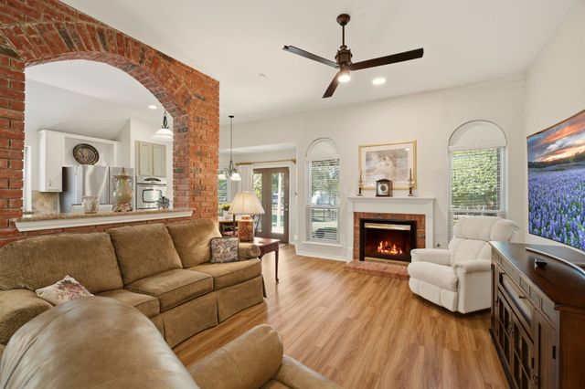 2638 Valley Creek Trail, Mckinney, TX 75072