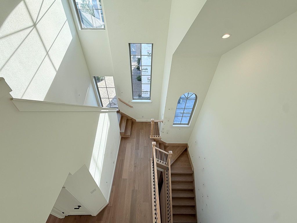 Image 1 of property listing at 5329 Dora Street, Houston, TX 77005
