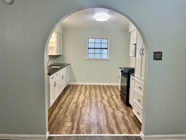 1407 14th Avenue N, Texas City, TX 77590