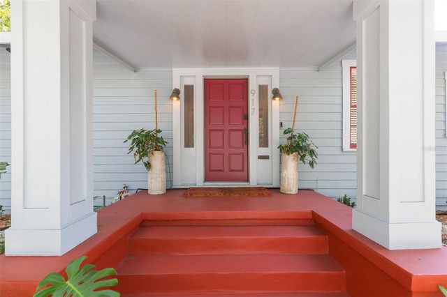 917 E BROAD STREET, Tampa, FL 33604