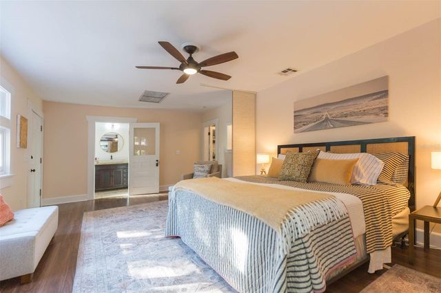 917 E BROAD STREET, Tampa, FL 33604