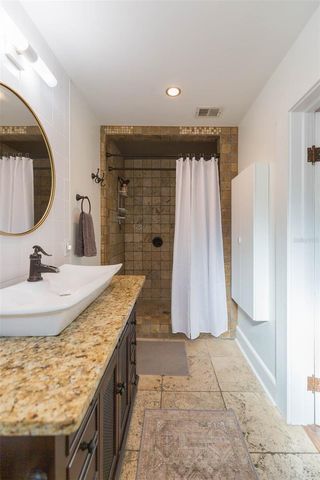 917 E BROAD STREET, Tampa, FL 33604