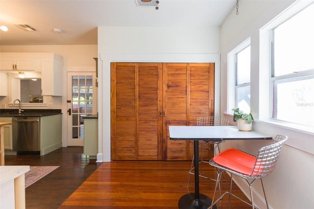 917 E BROAD STREET, Tampa, FL 33604