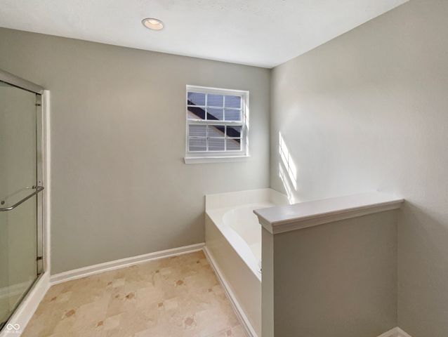 11628 Stoeppelwerth Drive, Indianapolis, IN 46229