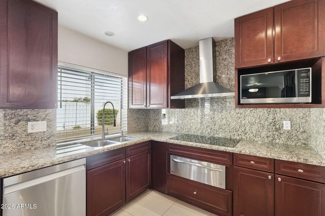 3224 E TARO Lane, Phoenix, AZ 85050