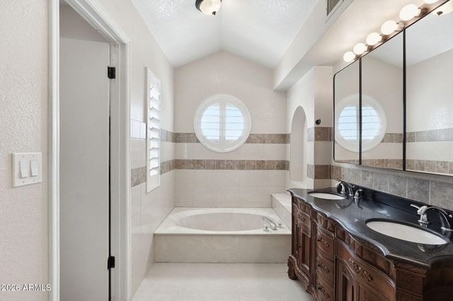 3224 E TARO Lane, Phoenix, AZ 85050