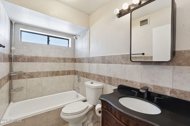 3224 E TARO Lane, Phoenix, AZ 85050