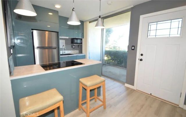 676 The Village, Redondo Beach, CA 90277