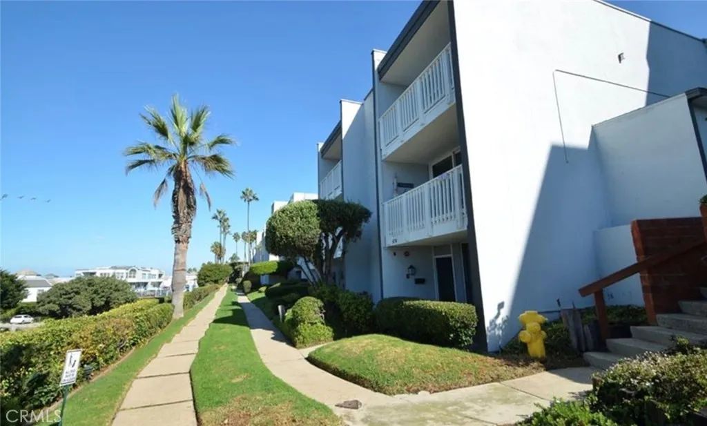 676 The Village, Redondo Beach, CA 90277