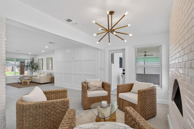 370 NW 48th Ct, Oakland Park, FL 33309