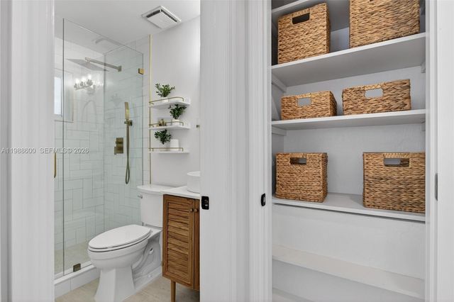 370 NW 48th Ct, Oakland Park, FL 33309