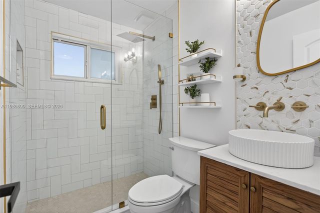 370 NW 48th Ct, Oakland Park, FL 33309