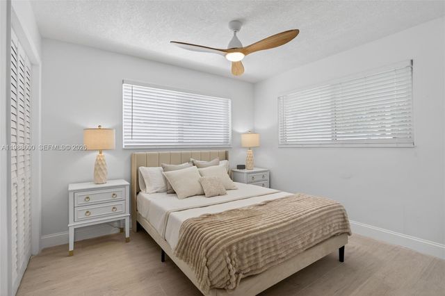 370 NW 48th Ct, Oakland Park, FL 33309