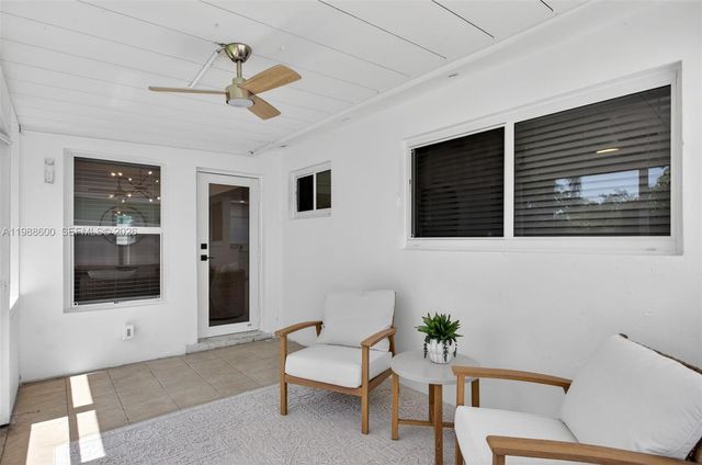 370 NW 48th Ct, Oakland Park, FL 33309