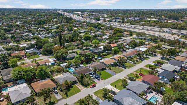 370 NW 48th Ct, Oakland Park, FL 33309