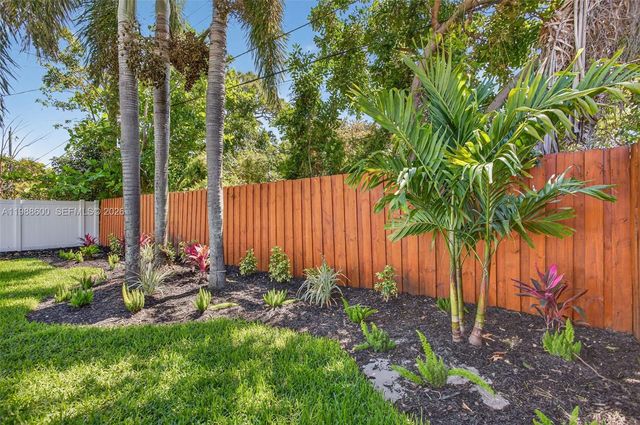 370 NW 48th Ct, Oakland Park, FL 33309