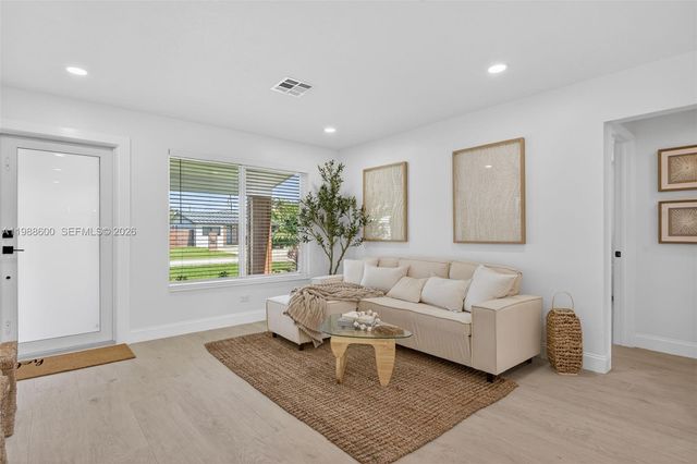 370 NW 48th Ct, Oakland Park, FL 33309