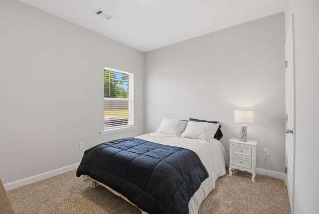 544 Golden Oaks Circle, Dothan, AL 36301